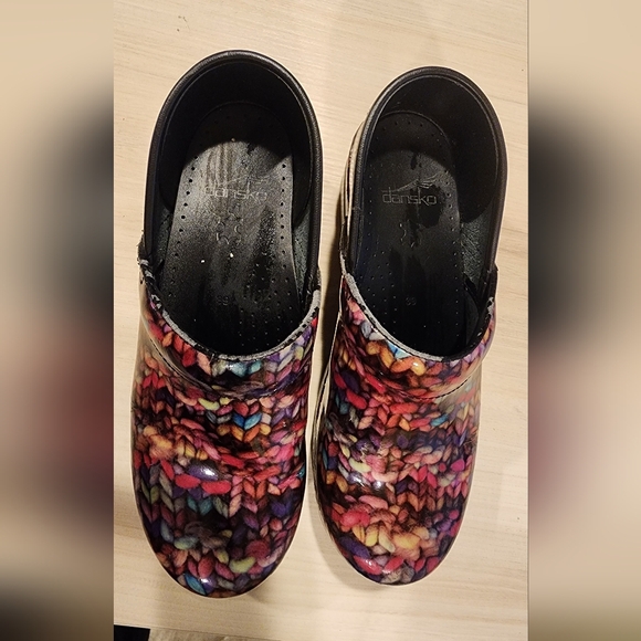 Dansko knit pattern clogs - Picture 1 of 2